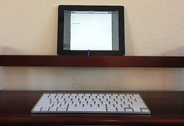 iPad avec clavier Bluetooth externe utilisé comme bureau