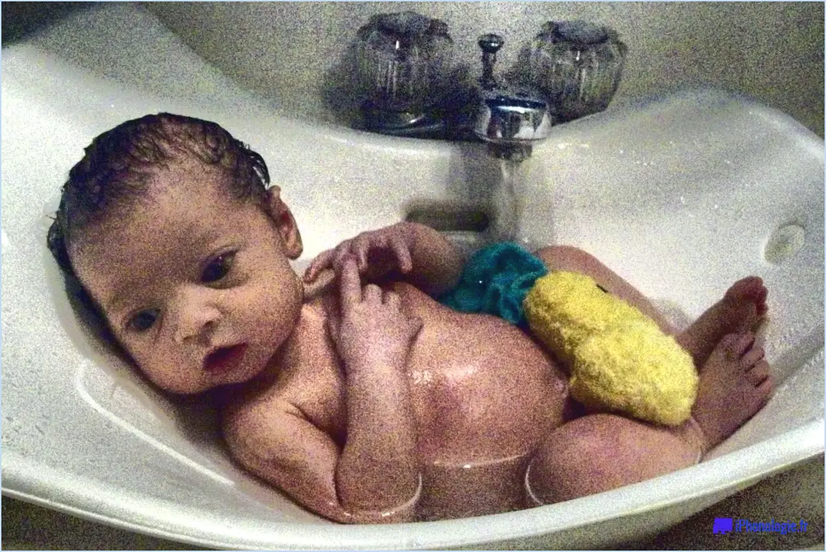 Comment nettoyer la baignoire de bébé?