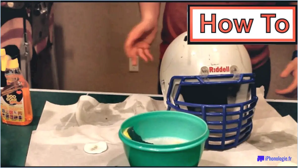 Comment nettoyer l'intérieur d'un casque de football?