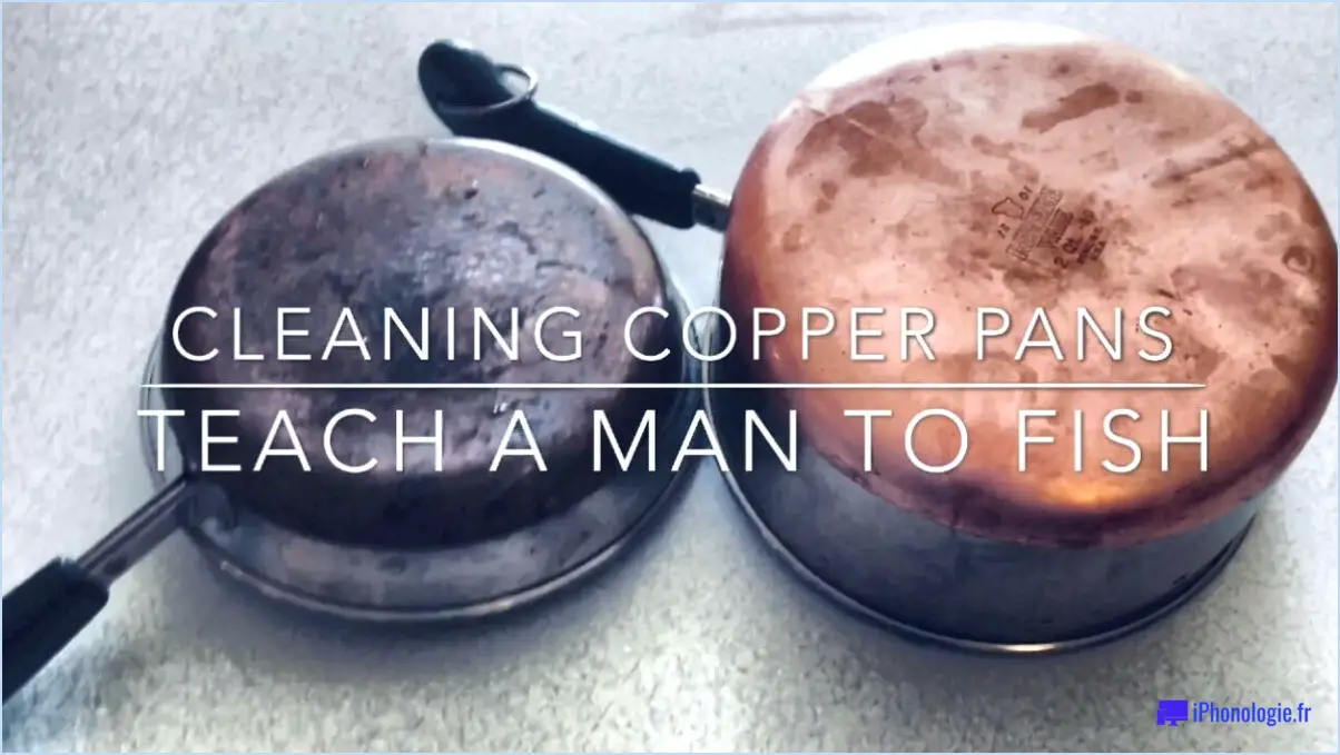 Comment nettoyer une casserole en cuivre brûlée?