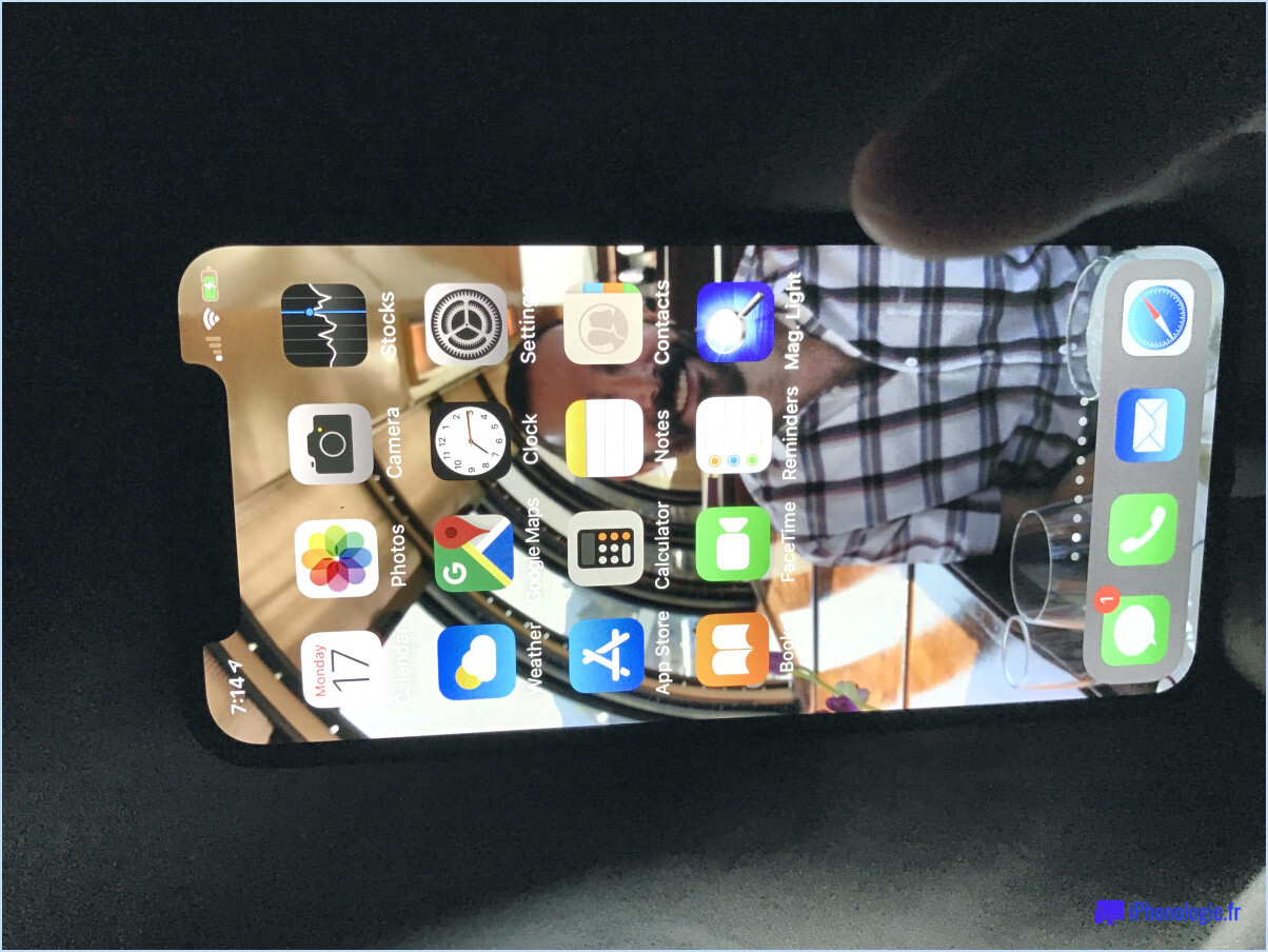 Comment supprimer la barre grise en bas de l'iphone?
