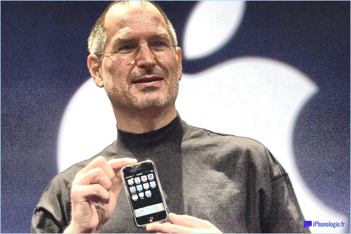 Steve Jobs avec iPhone d'origine