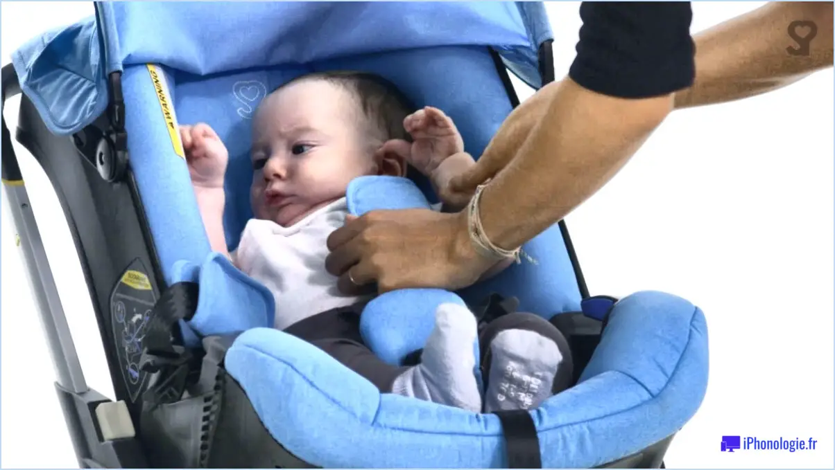 Comment installer bébé dans le siège auto doona?