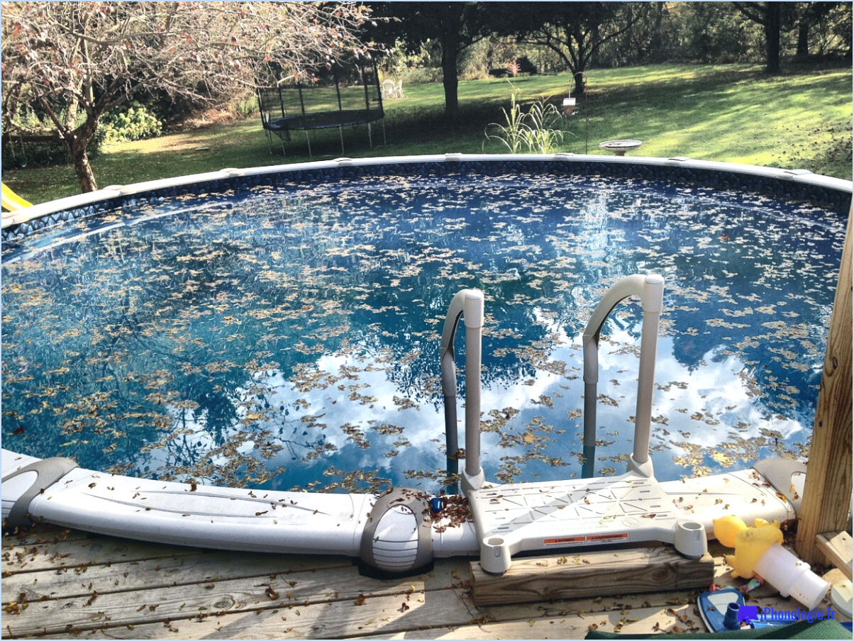 DDADID : Comment vider l'eau d'une piscine ? DD teste une pompe submersible  sur une couverture. 
