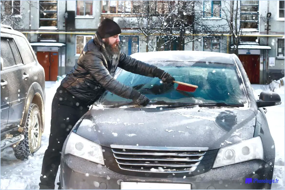 Comment protéger sa voiture de la neige sans garage?