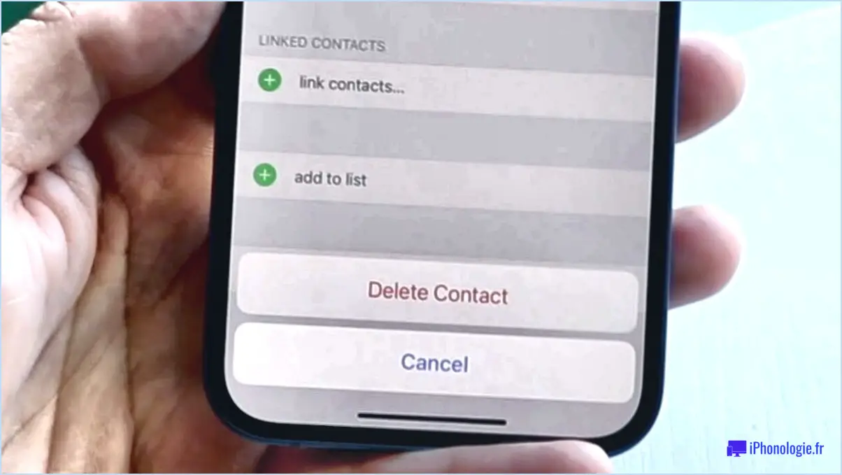 Comment supprimer un contact lié sur l'iPhone?