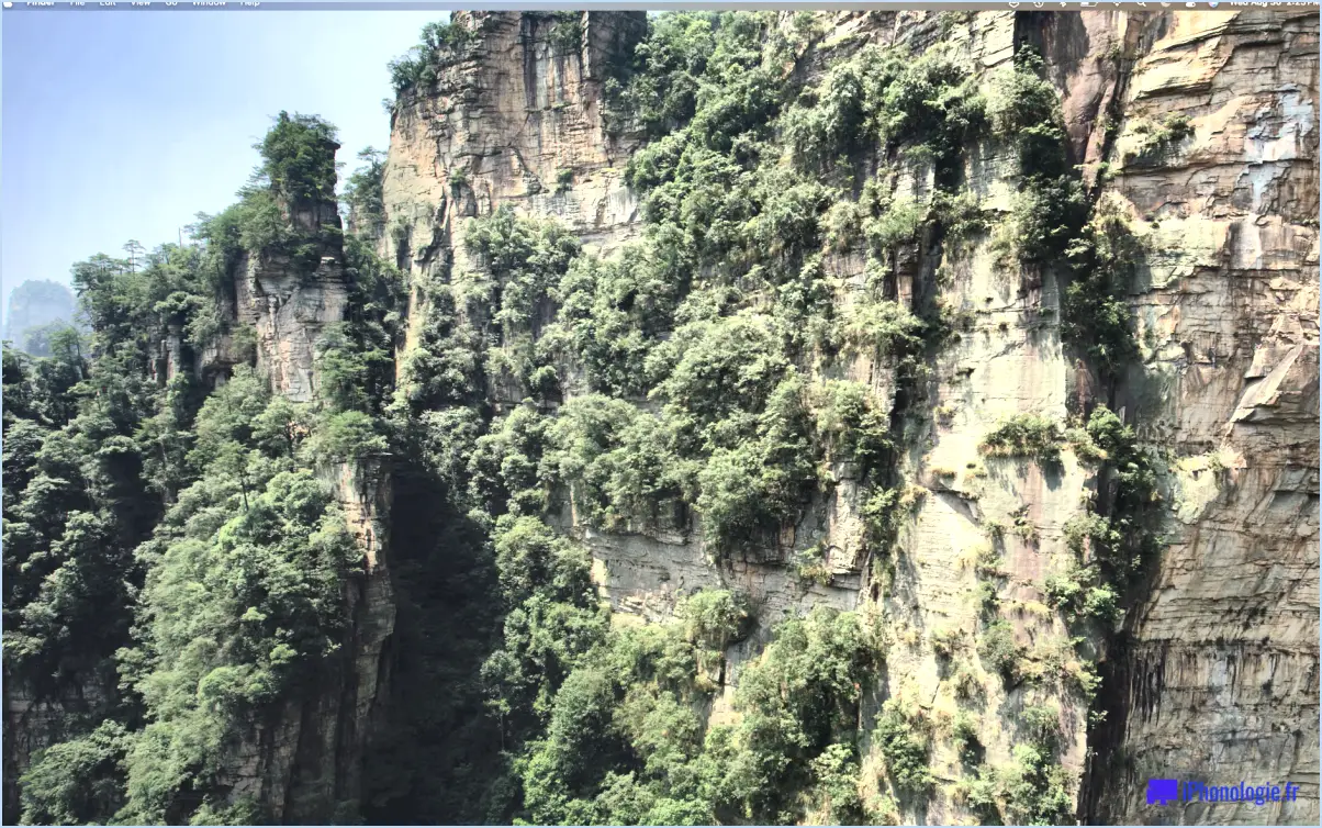 Fond d'écran de MacOS Sonoma: Cliffs de montagne en Chine