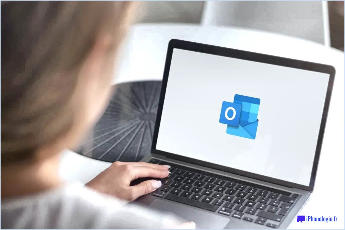 Outlook : Impossible d'envoyer des courriels à des listes de contacts?