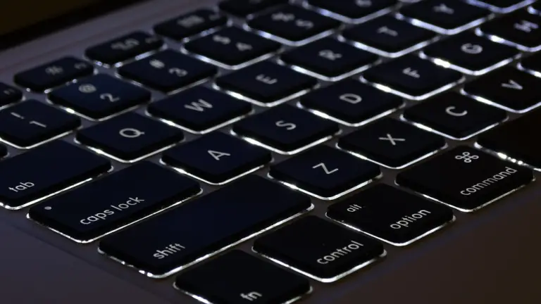 Dépannage des problèmes de rétroéclairage du clavier MacBook: 3 solutions simples