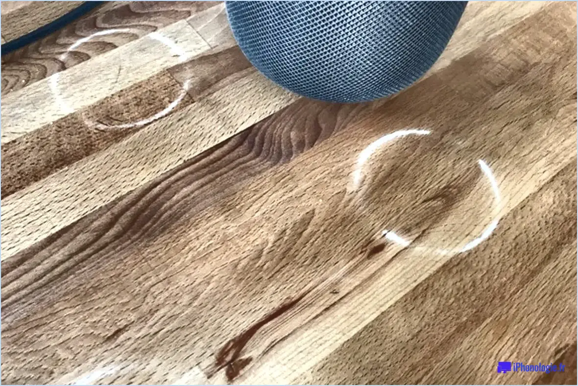 Comment nettoyer l'huile sur un plancher en bois?