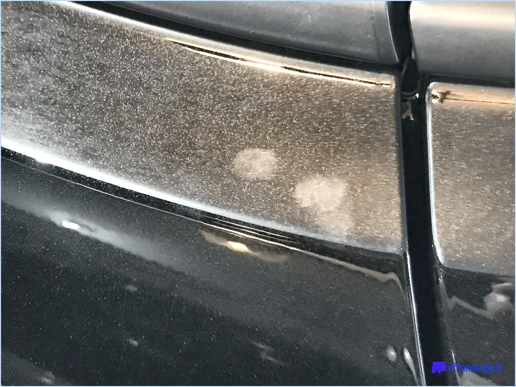 Comment enlever les empreintes digitales d'une portière de voiture?