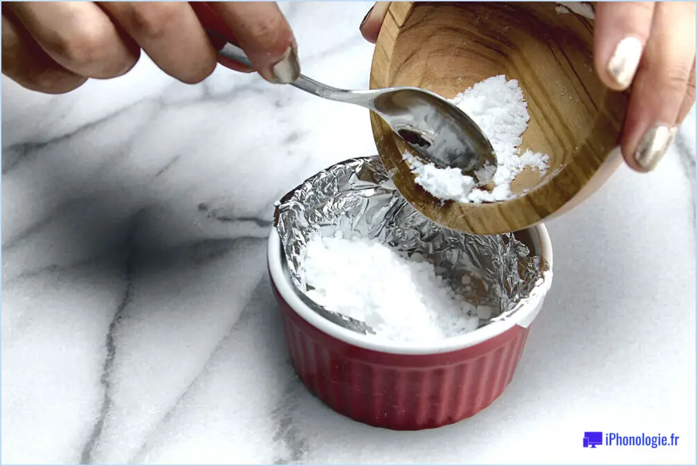 Comment nettoyer une plaque de cuisson avec du bicarbonate de soude?