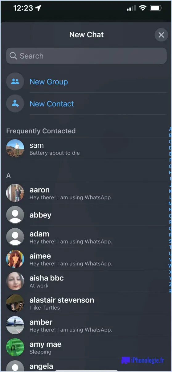 Comment ajouter plusieurs contacts dans un groupe whatsapp en même temps?