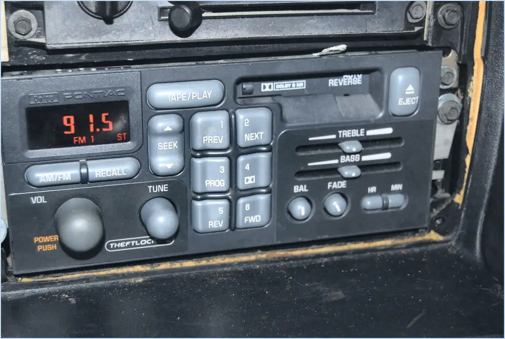 Comment fixer le bouton de volume sur l'autoradio?