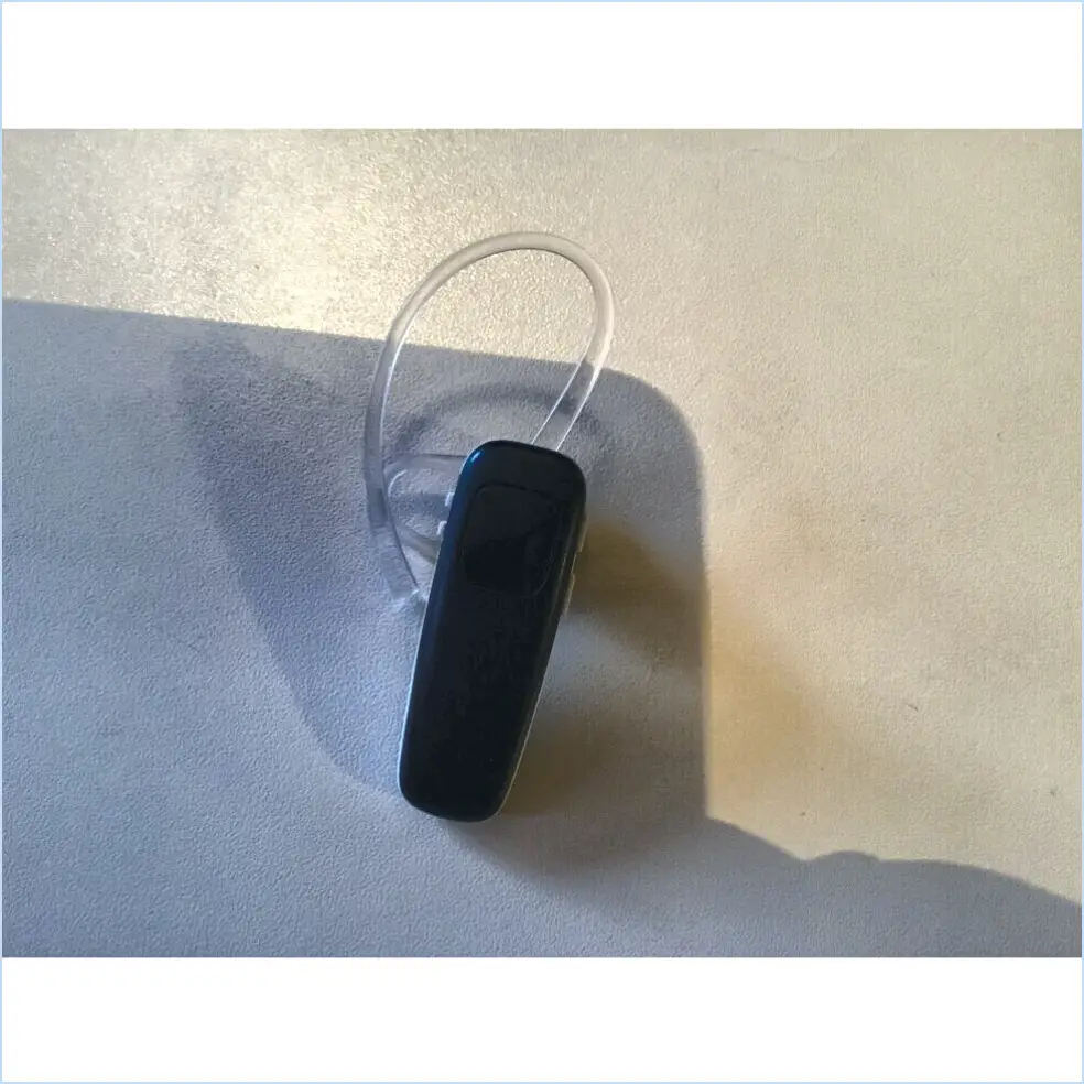 Comment réinitialiser mon oreillette Bluetooth Plantronics M70?