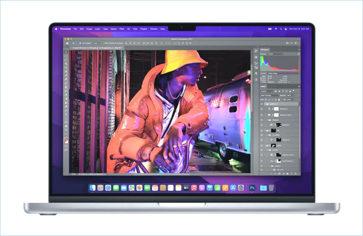 Est-ce qu'un macbook pro 13 peut faire fonctionner photoshop?