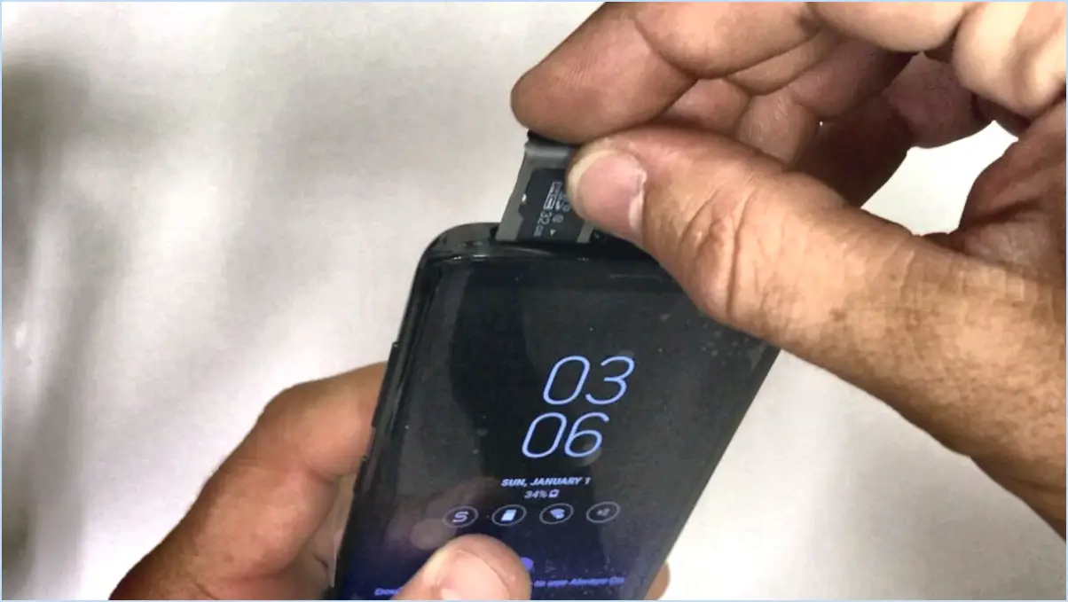 Galaxy S8+ : Insérer/supprimer la carte SD et la carte SIM?