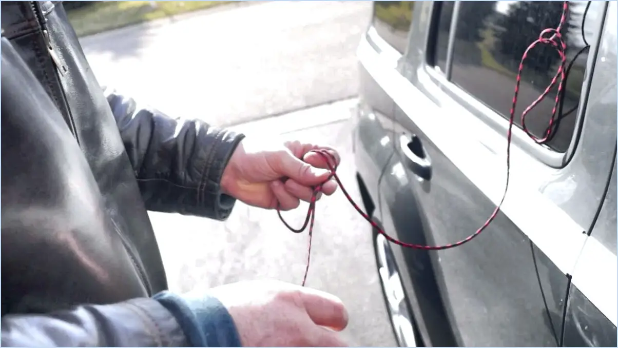 Comment déverrouiller une porte de voiture avec un couteau à beurre?