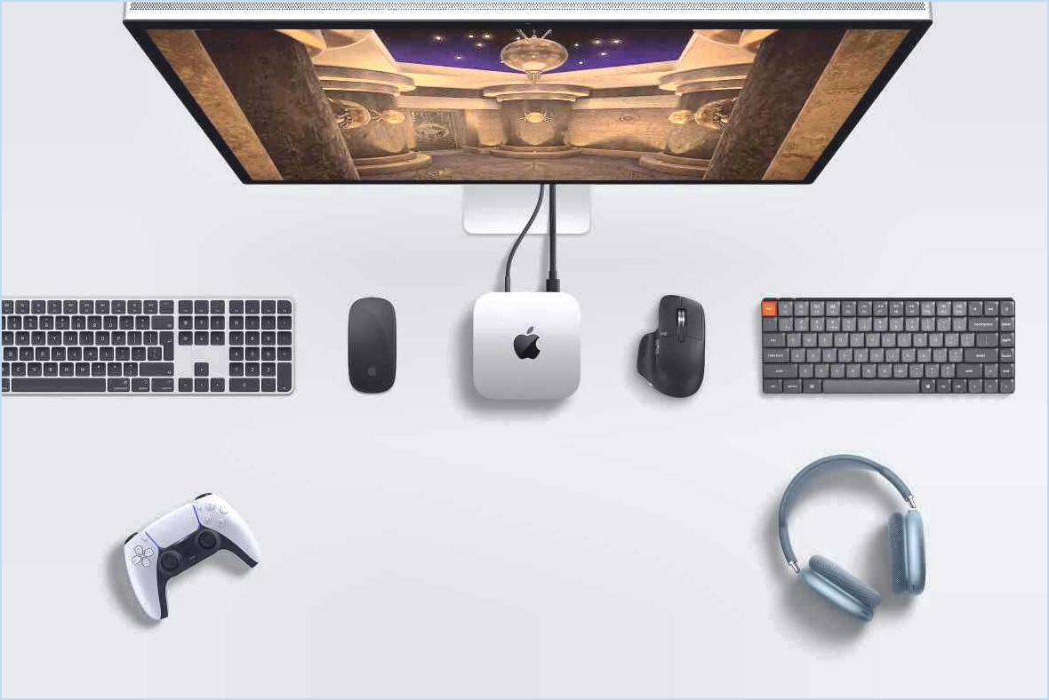 Le M4 Mac Mini avec divers accessoires